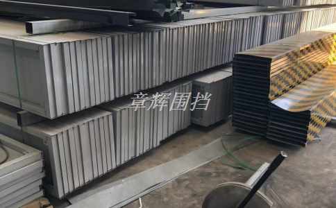 簡易圍擋在保障交通安全方面有哪些作用？（簡易圍擋在交通中的應(yīng)用價值）