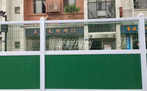 簡易圍擋如何考慮無障礙通行需求？