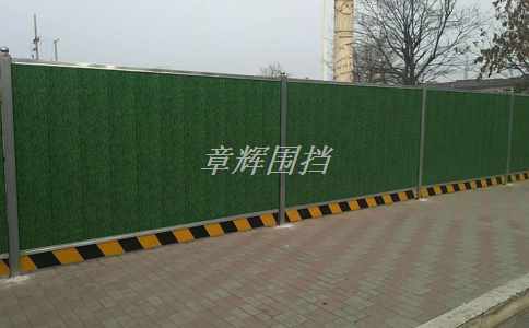 簡易圍擋在城市橋梁施工中的顏色應(yīng)該如何配置？（城市橋梁施工中簡易圍擋的顏色選擇要求）