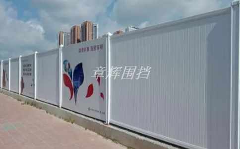 簡易圍擋在臺(tái)風(fēng)災(zāi)害等極端天氣情況下是否具備抗風(fēng)能力？（簡易圍擋在自然災(zāi)害中的應(yīng)急防護(hù)作用）