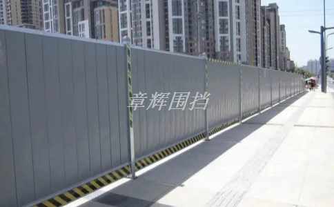 簡(jiǎn)易圍擋在戶外廣告牌搭建中的使用效果如何？（戶外廣告牌中簡(jiǎn)易圍擋的應(yīng)用案例介紹）