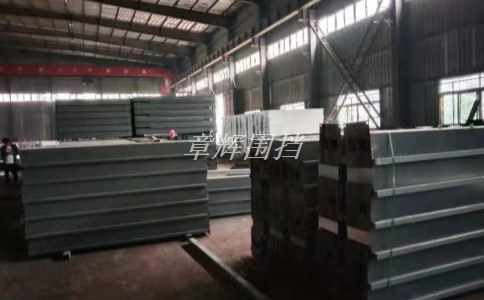 如何通過簡易圍擋來規(guī)范建筑工地周邊交通秩序？（建筑工地中簡易圍擋的交通管理作用）