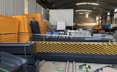 簡易圍擋在垃圾清運和危險廢物處理中的使用壽命如何？（垃圾清運和廢物處理中簡易圍擋的定期維護與更新?lián)Q代策略）