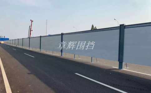 簡易圍擋的顏色、圖案、字體等視覺元素如何選擇和設計？